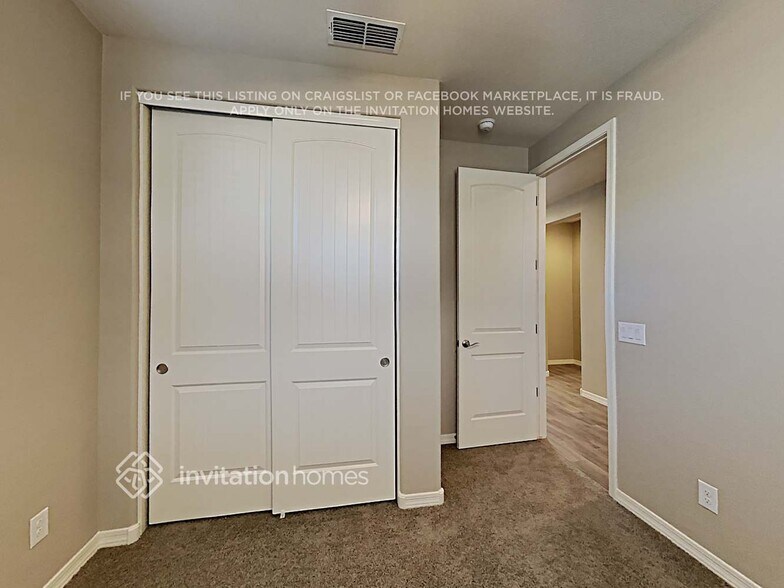 Building Photo - 2109 N 209th Ln