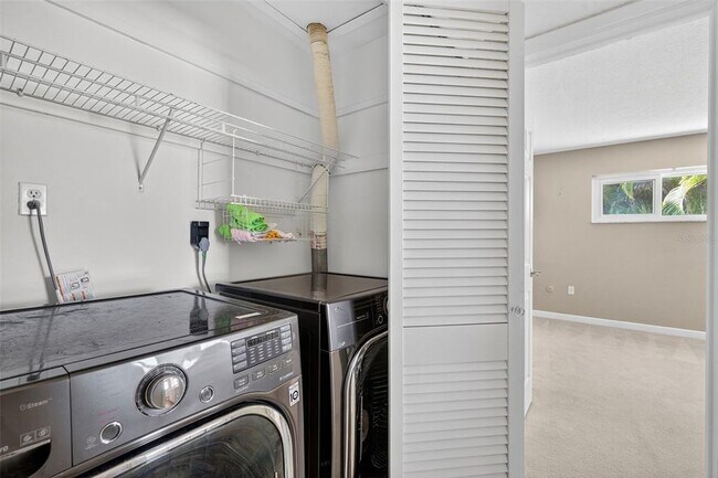 Building Photo - 4300 50th Pl S