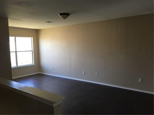 Building Photo - 1203 Sheltie Ln