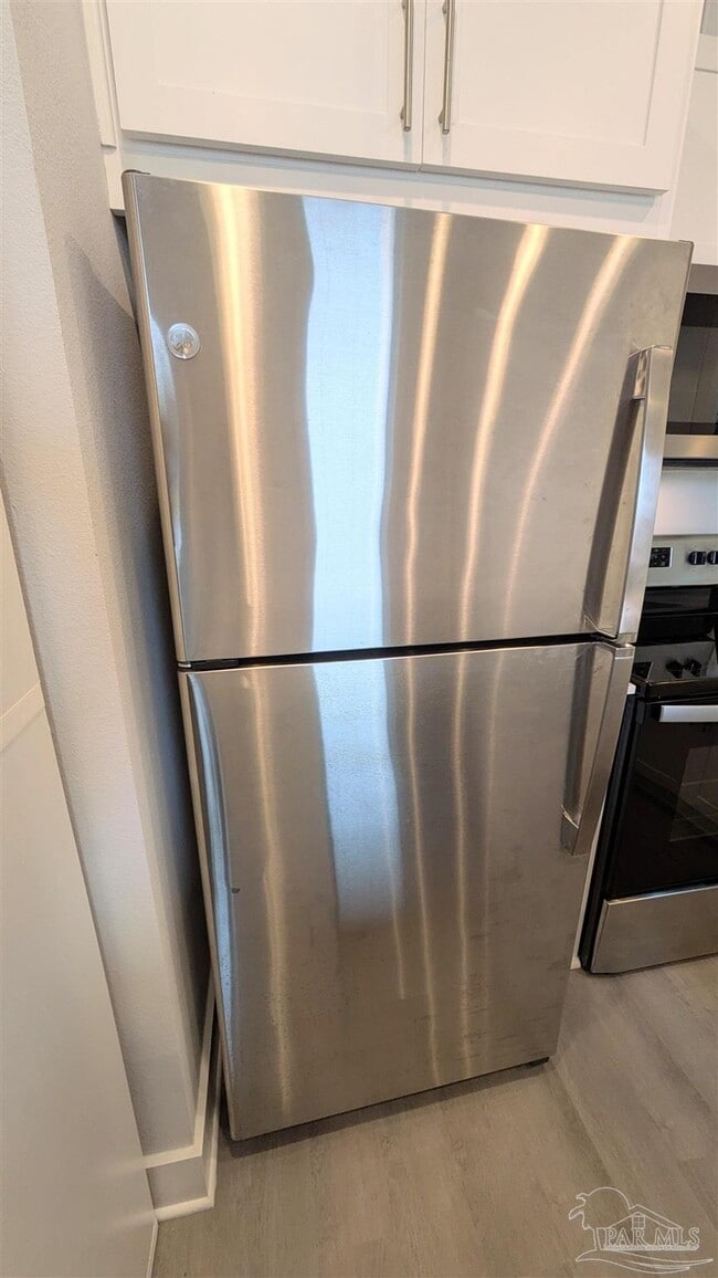 Building Photo - 379 S Clubbs St