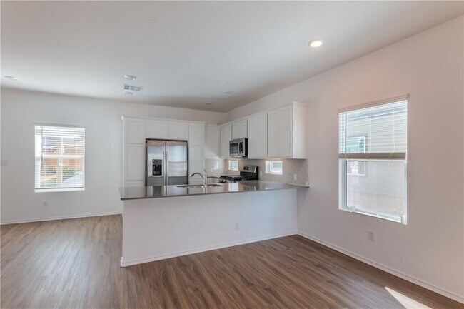 Building Photo - 1437 Weatherford Ln