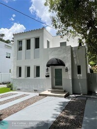Building Photo - 2356 SW 16th Ave