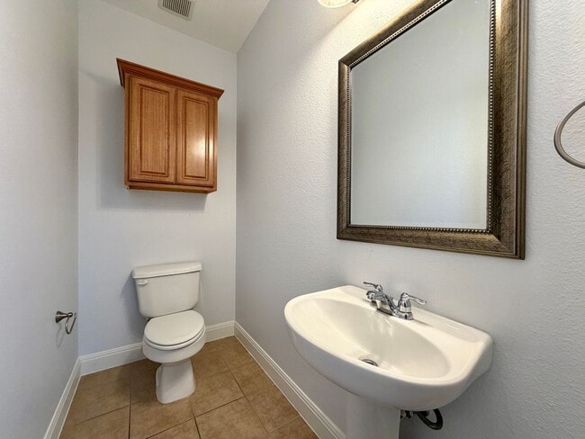 Building Photo - 1402 Parker Ln