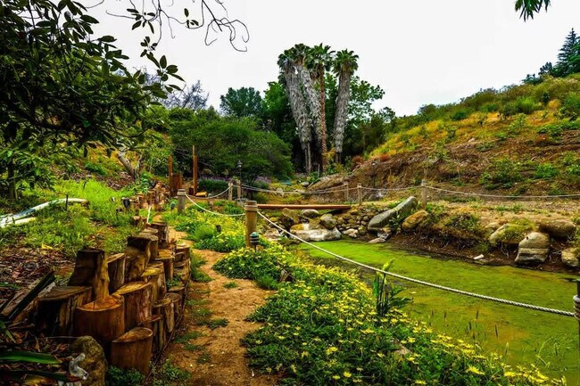 Building Photo - 30185 Vía Maria Elena