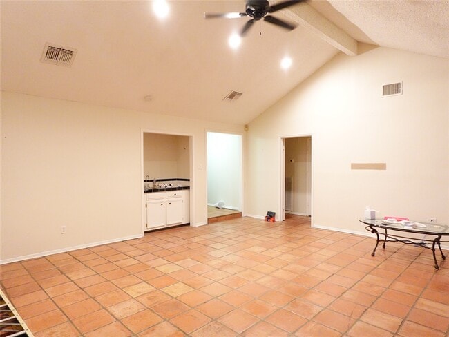 Building Photo - 6215 Pinole Forest Dr