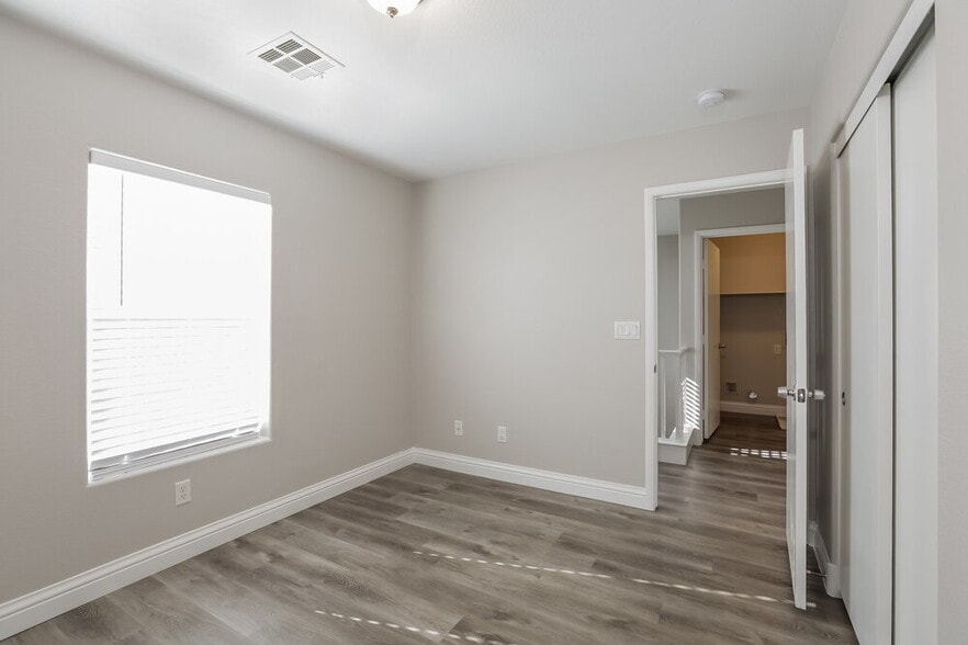 Building Photo - 6218 Lone Cypress Ct