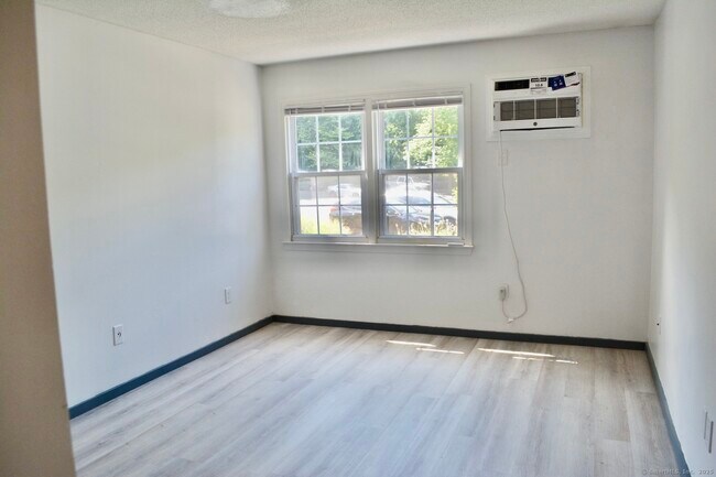 Building Photo - 34 A Padanaram Rd