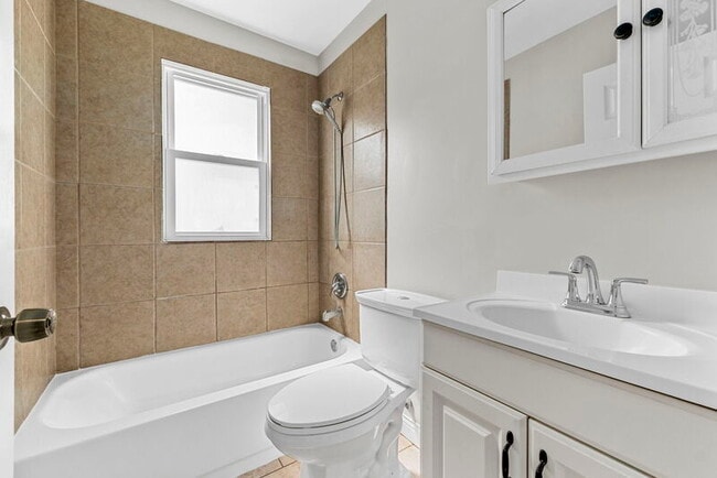Building Photo - 7715 Horatio Dr
