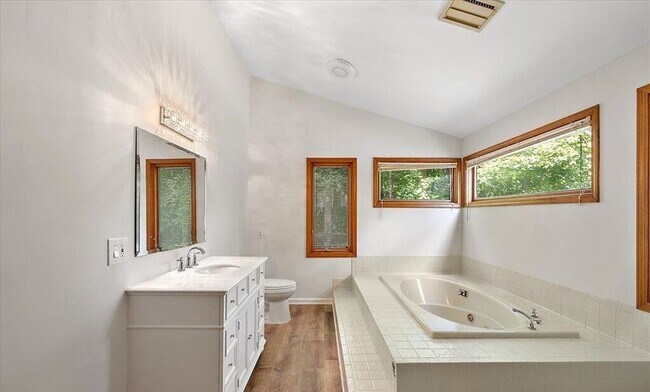Building Photo - 28118 Forestbrook Dr