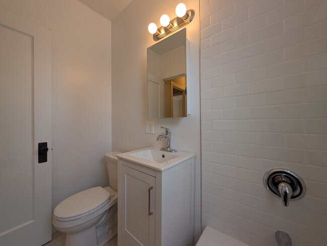 Building Photo - 2706 N Spaulding Ave