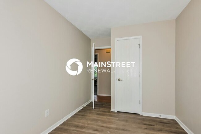 Building Photo - 3 Bedroom Pet-Friendly Home in Fenton, MO with Main Street Renewal