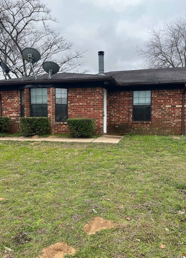 Building Photo - 14495 Amy Dr