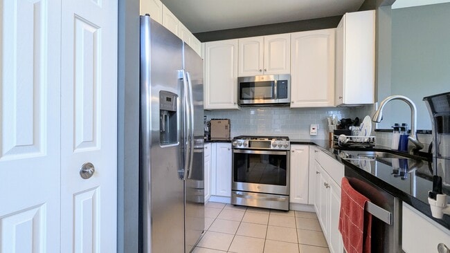 Building Photo - 331 Robin Glen Ln
