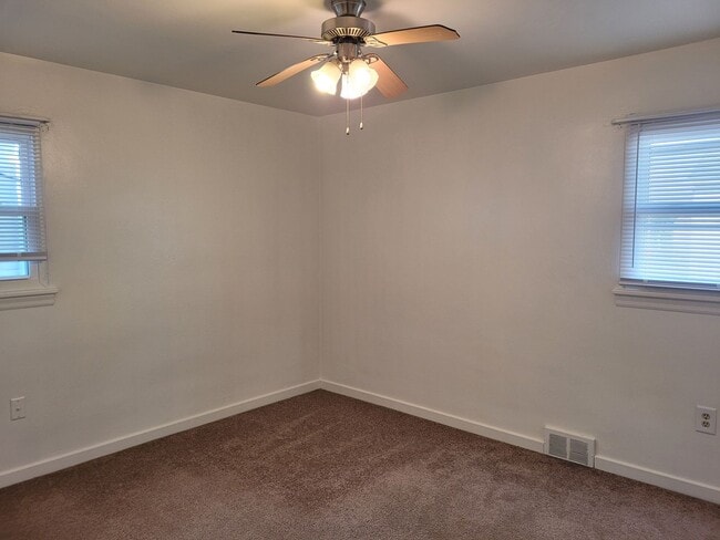 Building Photo - 230 High St