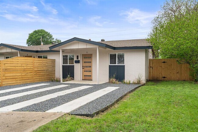 Building Photo - 4904 Hawk Cove