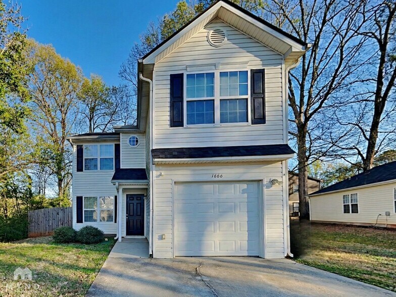 Building Photo - 1666 Hallmark Hills Dr