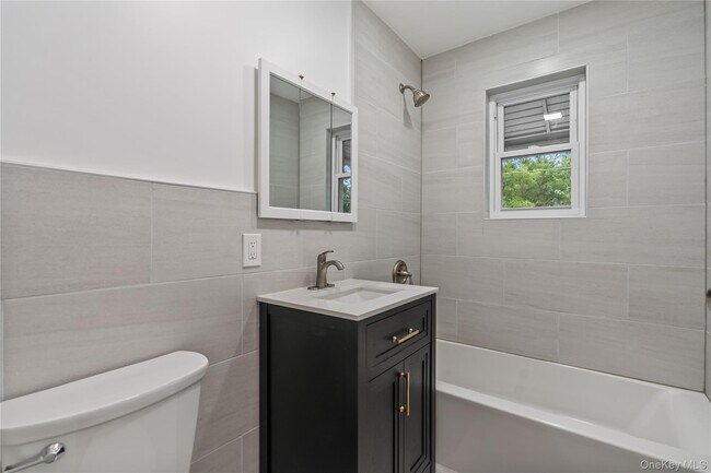Building Photo - 401 Olmstead Ave