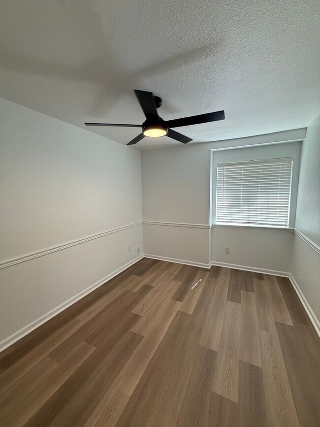 Building Photo - 3 BEDROOM COURT LOCATION