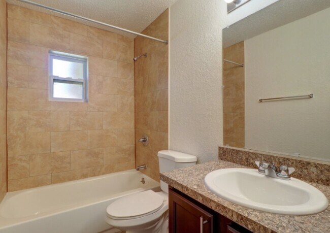 Building Photo - 5345 Laurel Pl