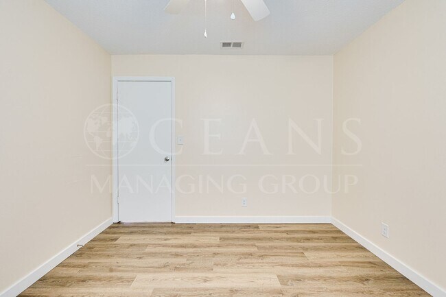 Building Photo - 3 Bedroom, 2 Bath Home in Ormond Beach – Lawn Care Included!