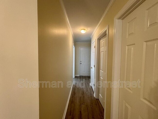 Building Photo - 2132 Oak Ridge Rd