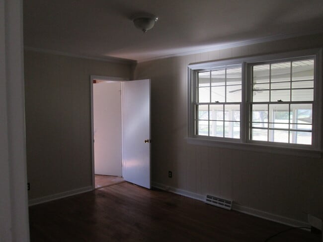 Building Photo - 3914 Longleaf Dr
