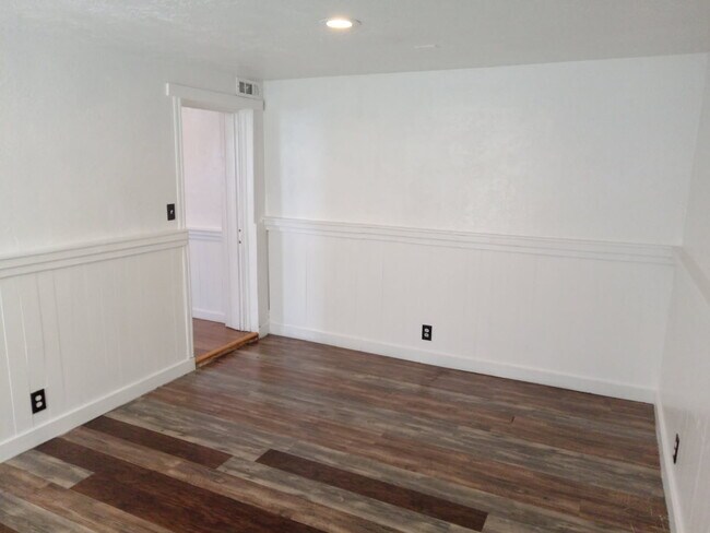 Building Photo - 260 W Antelope Dr