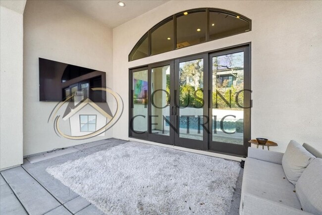 Building Photo - Breathtaking Luxury Custom Rental in Guard Gated Serrano Golf Community!!