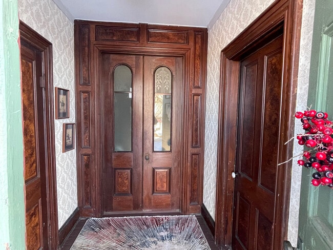 Building Photo - 156 S Broad St