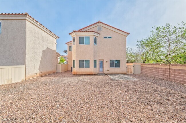 Building Photo - 2410 Belt Buckley Dr