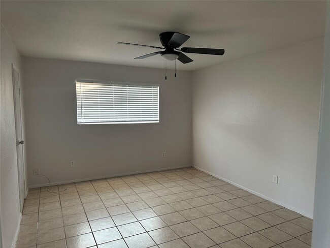 Building Photo - 228 Austin St