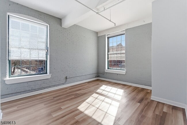 Building Photo - 160 Lafayette St