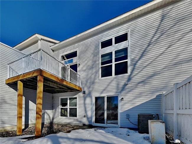 Building Photo - 5106 Farnham Dr N