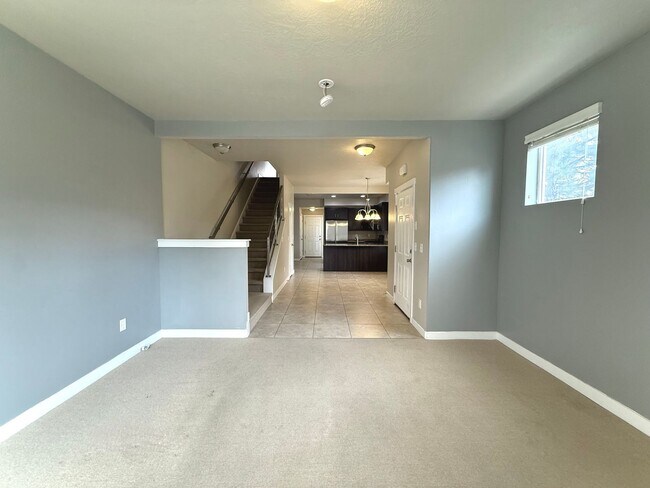 Building Photo - AVAILABLE JULY 1ST | 3 BED | 2.5 BATH | $2,295/MO