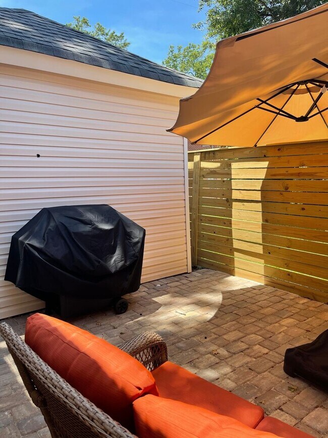 Building Photo - Charming 3BR House in Savannah