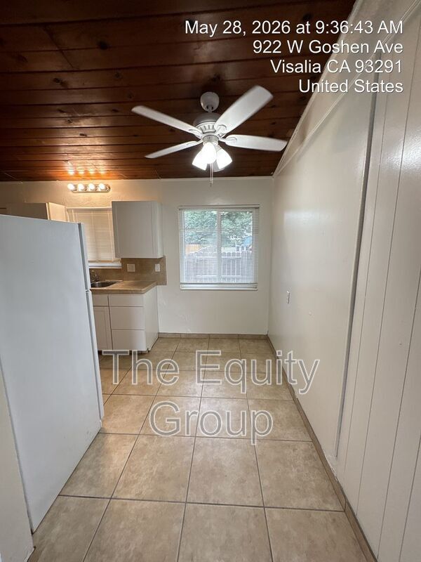 Building Photo - 922 W Goshen Ave