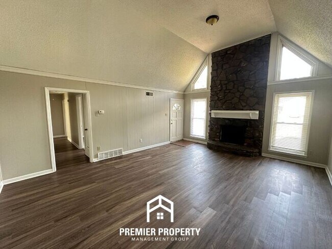 Building Photo - 4440 Castle Heights Dr