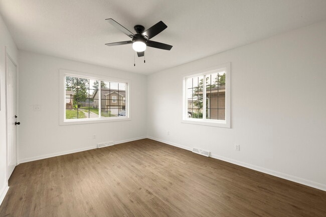 Building Photo - 512 Maier Dr