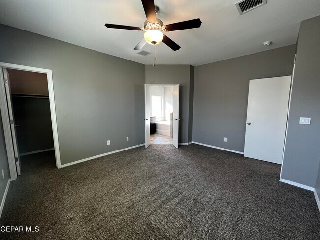 Building Photo - 924 Coyote Melon Dr