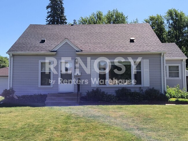 Building Photo - 6233 3rd Ave S