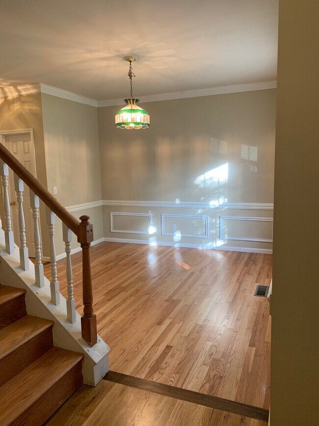 Building Photo - 8530 Guerro Ct