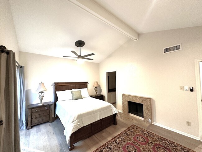 Building Photo - 11711 Memorial Dr