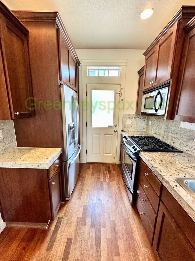Building Photo - Secure and Beautiful 3-Bedroom 2.5-Bathroo...