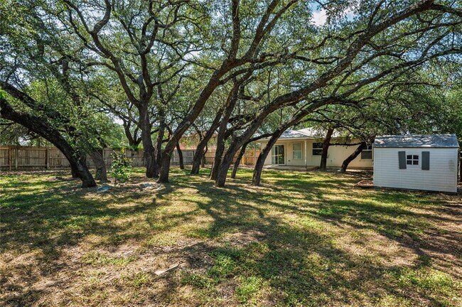 Building Photo - 2401 Haven Dr