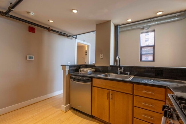 Building Photo - Cozy 1Bed/1Bath with Loft in Downtown Balt...