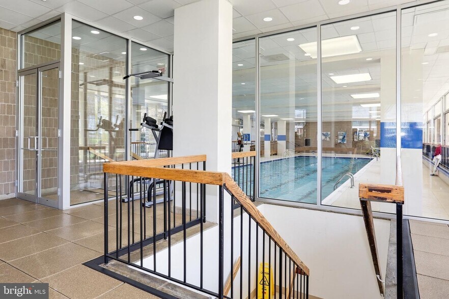 Building Photo - 560 N Street SW