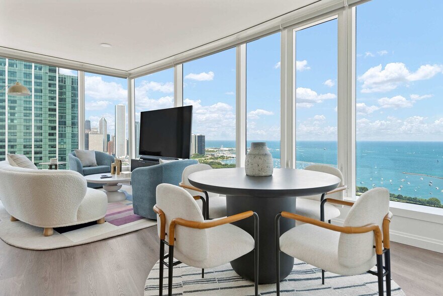 Building Photo - 1006 S Michigan Ave