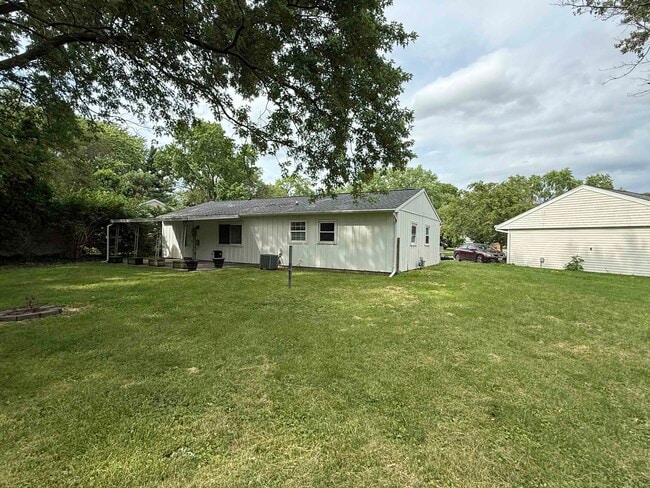 Building Photo - 3105 Blair Dr