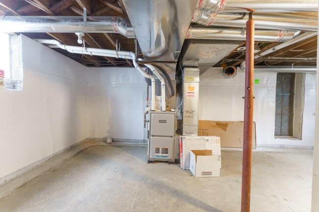 Building Photo - 116 Jewett St