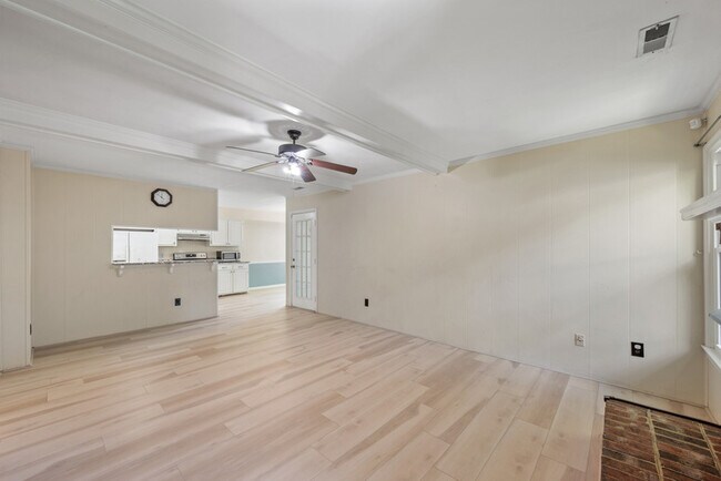Building Photo - 2105 Grey Fox Ln